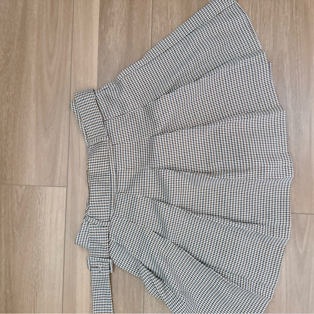 Ing Houndstooth Patterned Skirt in Black and Tan